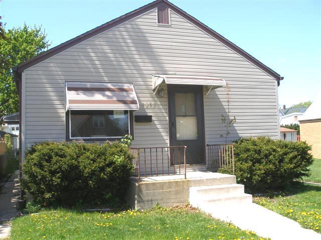 3253 S 13th St, Milwaukee, WI 53215
