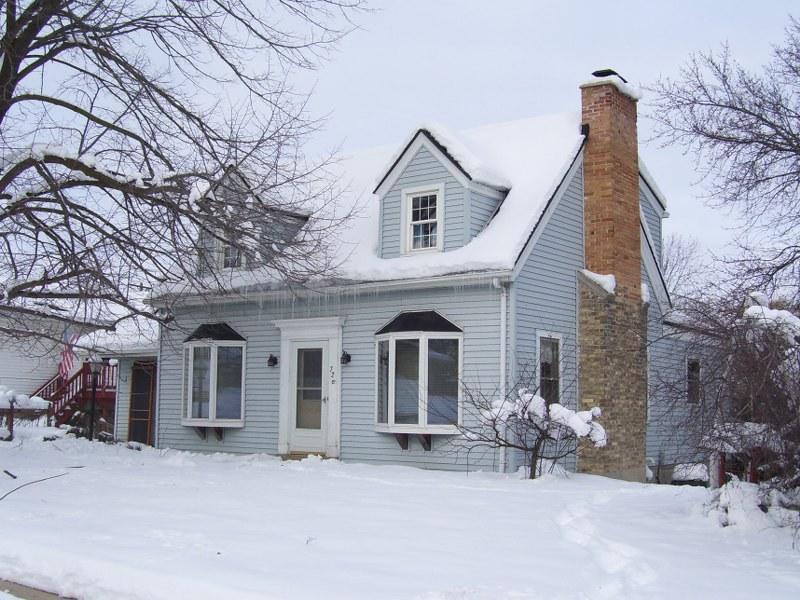 726 Fairview Dr, West Bend, WI 53090