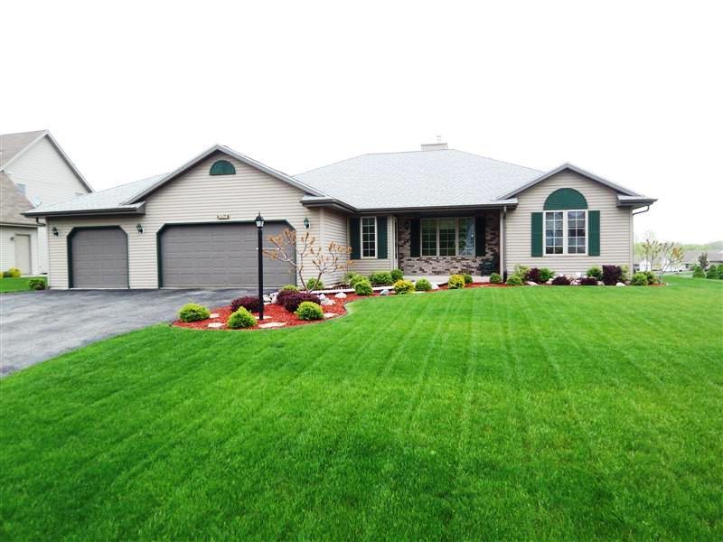 9046 S Delaware Dr., Oak Creek, WI 53154