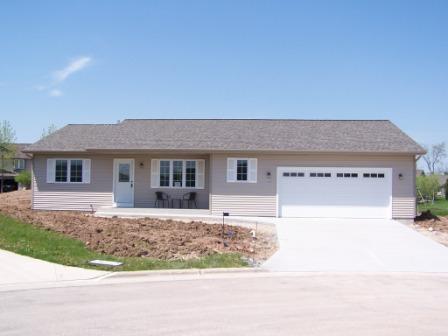 1632 Crane Ct, Sheboygan Falls, WI 53085