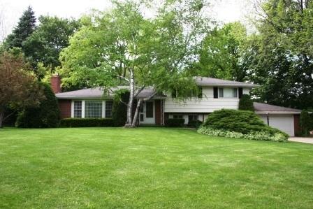 1555 Highland Dr, Elm Grove, WI 53122