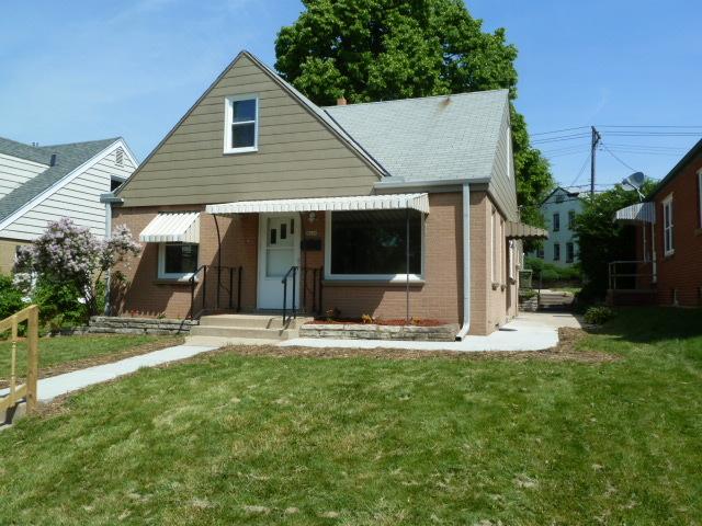 8608 W Keefe Ave, Milwaukee, WI 53222