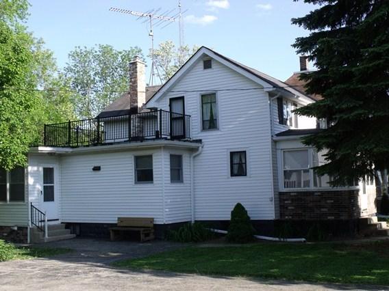 2142 Mill St, East Troy, WI 53120