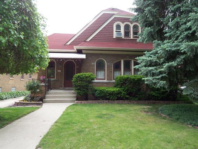 2327 N Lefeber Ave, Wauwatosa, WI 53213