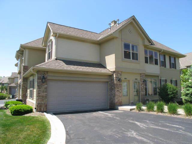 8691 S Deerwood Ln, Franklin, WI 53132