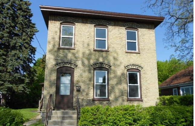 1624 St Clair St., Racine, WI 53402