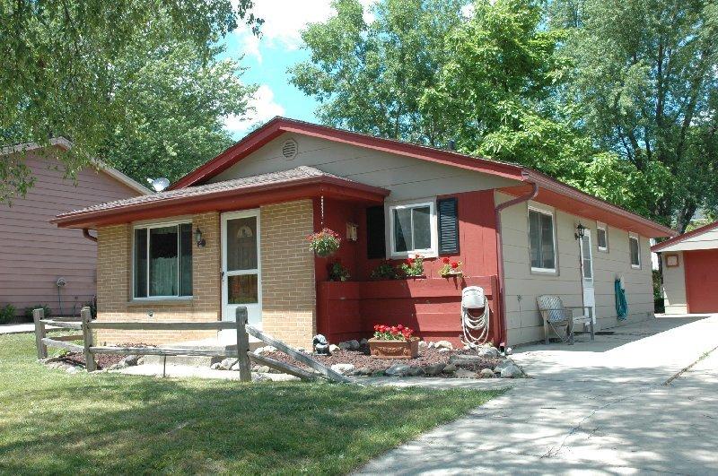 1608 Edgewood Ave, South Milwaukee, WI 53172