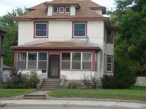 1027 S West Ave, La Crosse, WI 54601
