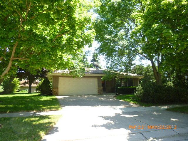 7464 S Logan Ave, Oak Creek, WI 53154