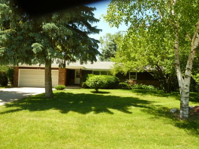 842 Dante Dr, Oconomowoc, WI 53066
