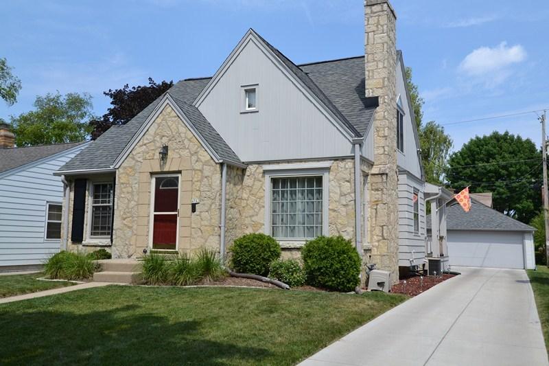 4942 N Idlewild, Whitefish Bay, WI 53217