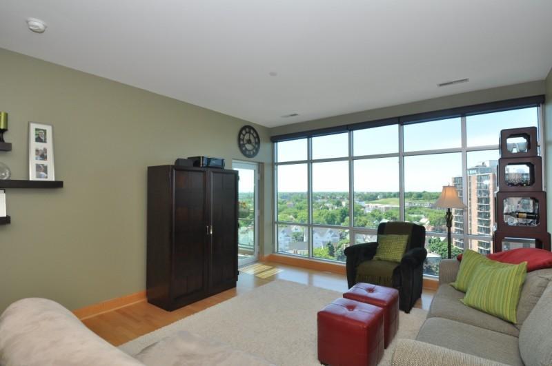 1550 E Royall Pl #1007, Milwaukee, WI 53202