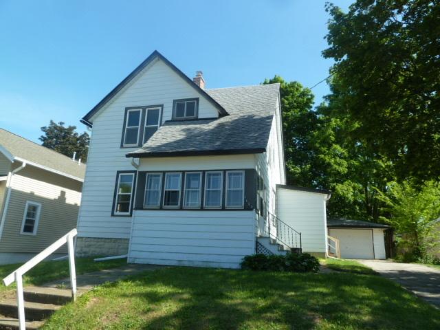 1115 Lincoln Ave, Waukesha, WI 53186