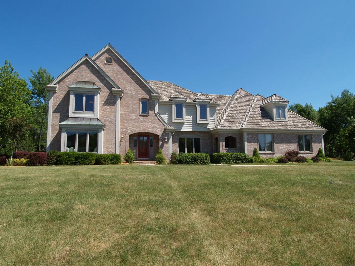 114 E Trillium Rd, Mequon, WI 53092
