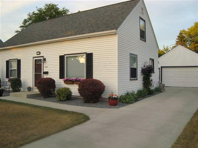 1019 W Lincoln Dr., West Bend, WI 53095