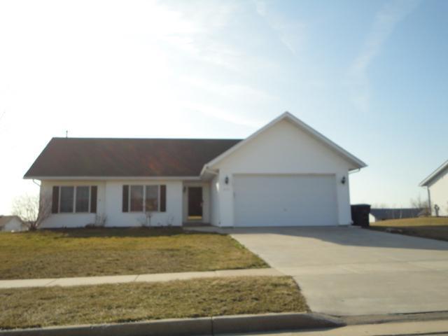 275 Ridgeview Dr, Lake Mills, WI 53551