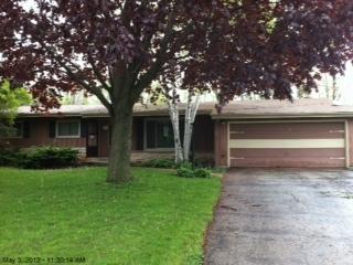 W182N9044 Amy Ln, Menomonee Falls, WI 53051