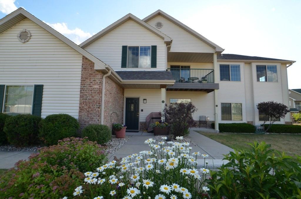 104 Pheasant Run #D, Johnson Creek, WI 53038