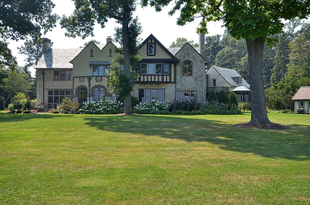 5200 N Lake Dr, Whitefish Bay, WI 53217