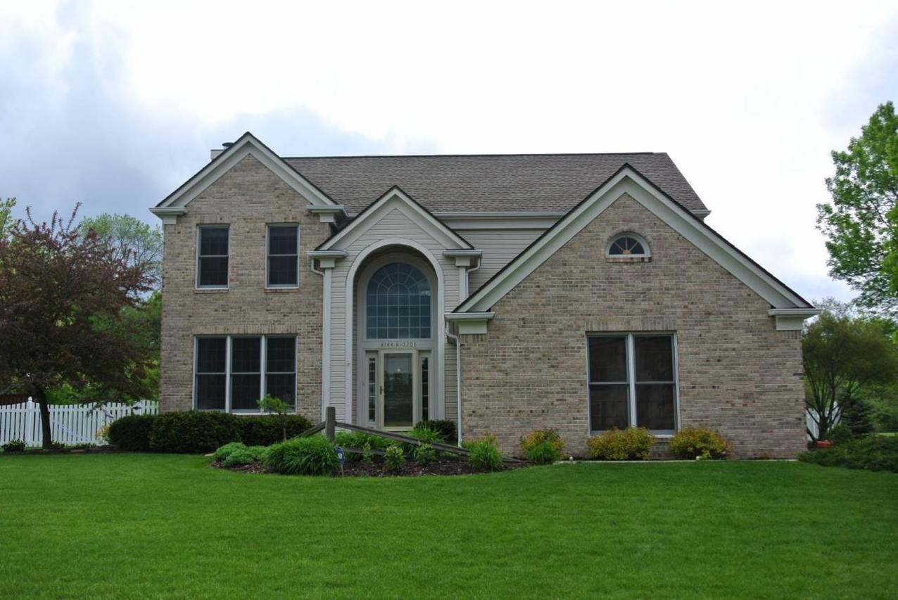 W144N10206 Raintree Dr, Germantown, WI 53022
