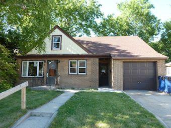 808 St Patrick St, Racine, WI 53402