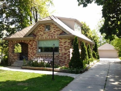 1646 S Triangle Ave, New Berlin, WI 53151