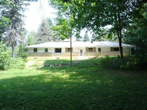 8231 W Holmes Ave, Greendale, WI 53220