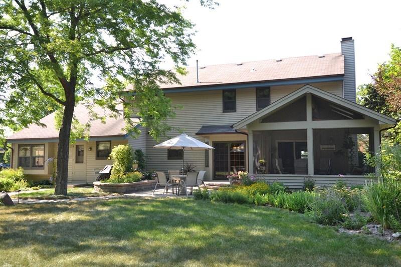 S52W23001 Hunters Hollow, Waukesha, WI 53189