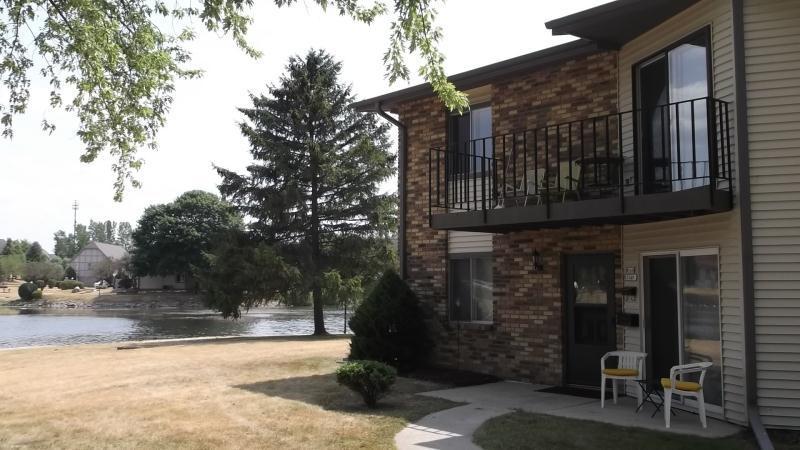 W169N11400 Biscayne Dr, Germantown, WI 53022