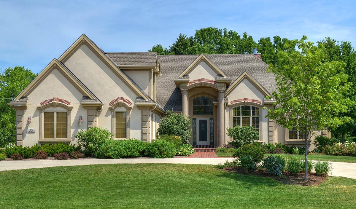 N55W21724 Adamdale Dr, Menomonee Falls, WI 53051