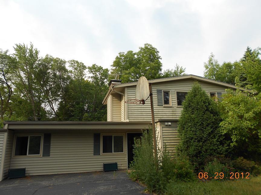 11441 W Arrowhead Tr., Hales Corners, WI 53130