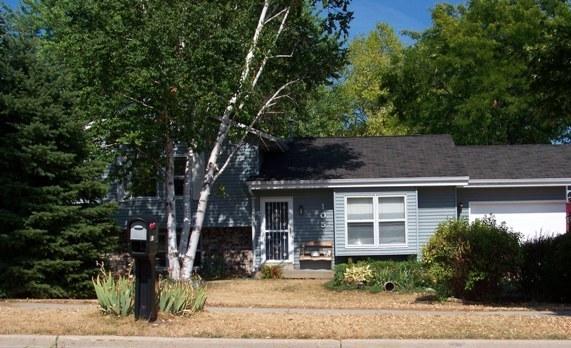 105 Joellen Dr, Waukesha, WI 53188