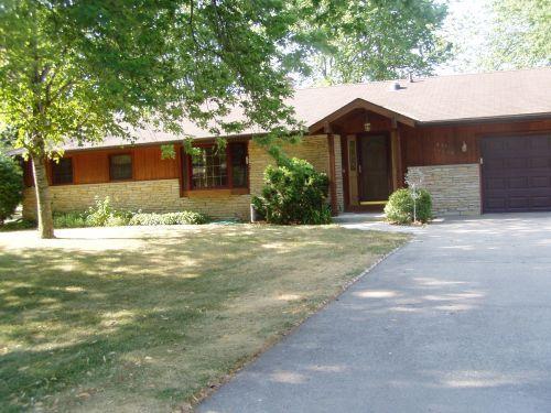 W227N5978 Avon Dr, Lisbon, WI 53089