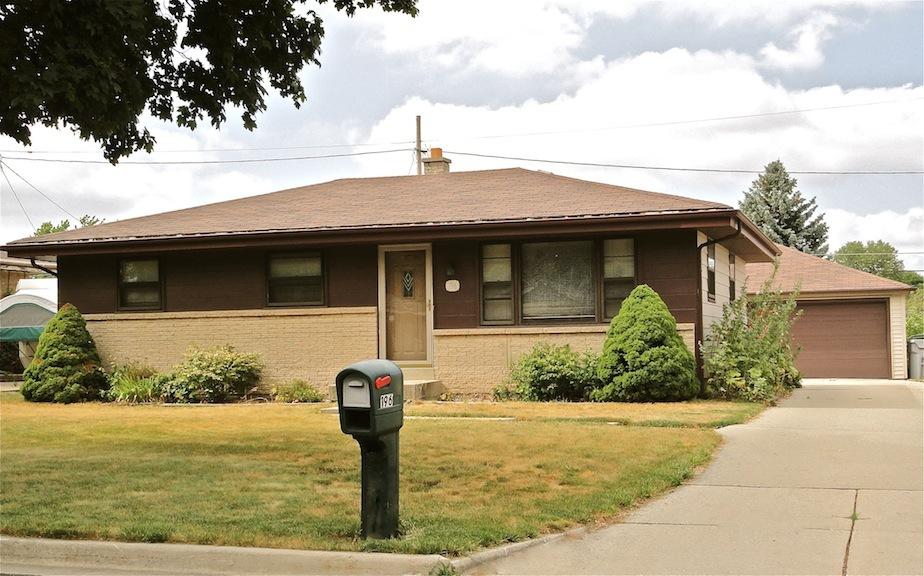 196 W Alvina Ave, Milwaukee, WI 53207