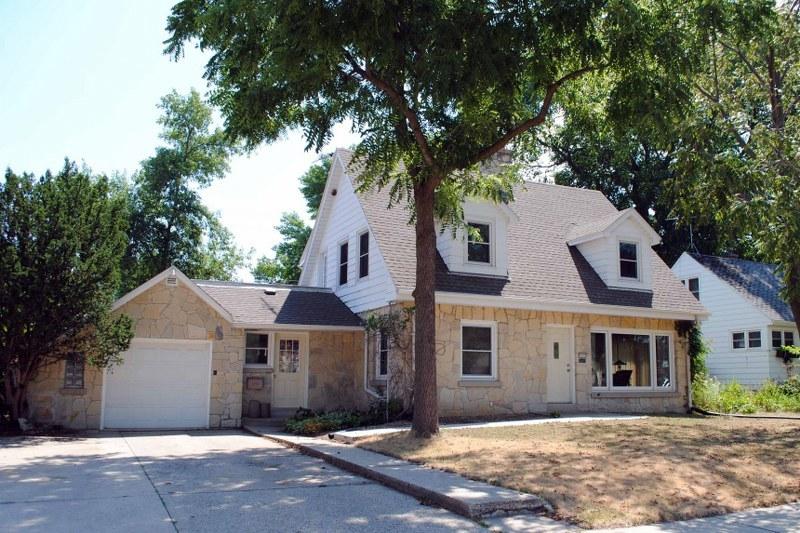 3232 N 92nd St, Milwaukee, WI 53222