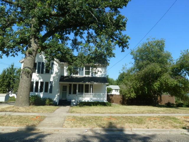 1116 S 9th St, Watertown, WI 53094