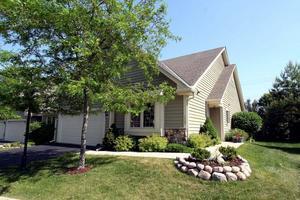 1505 Jane Ln #48, Waukesha, WI 53186