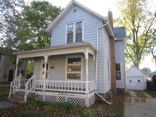 110 S 7th St, Delavan, WI 53115