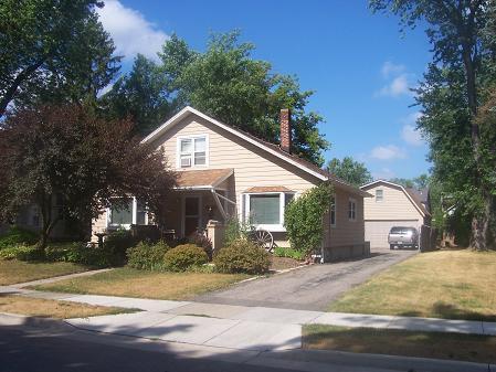 138 Maple St., Oconomowoc, WI 53066