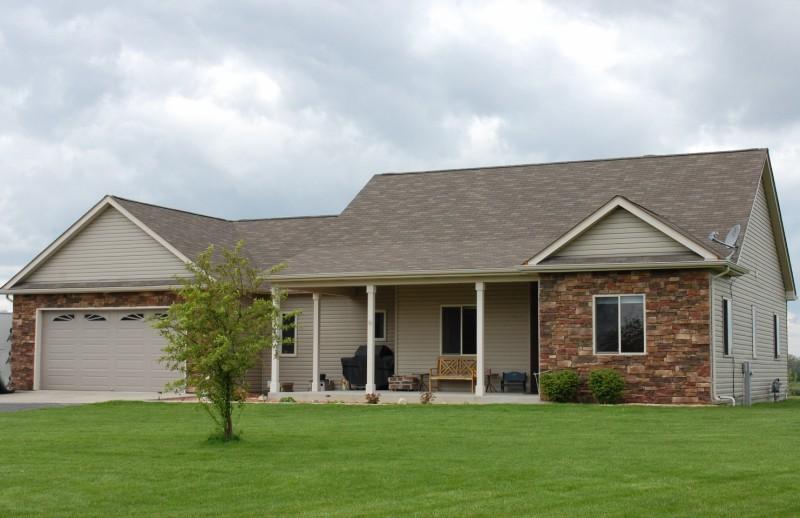 22040 W 6 Mile Rd, Norway, WI 53126
