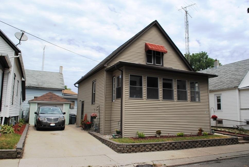 1120 64th St, Kenosha, WI 53143