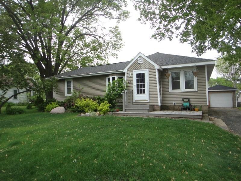 510 S 8th Ave, Onalaska, WI 54650