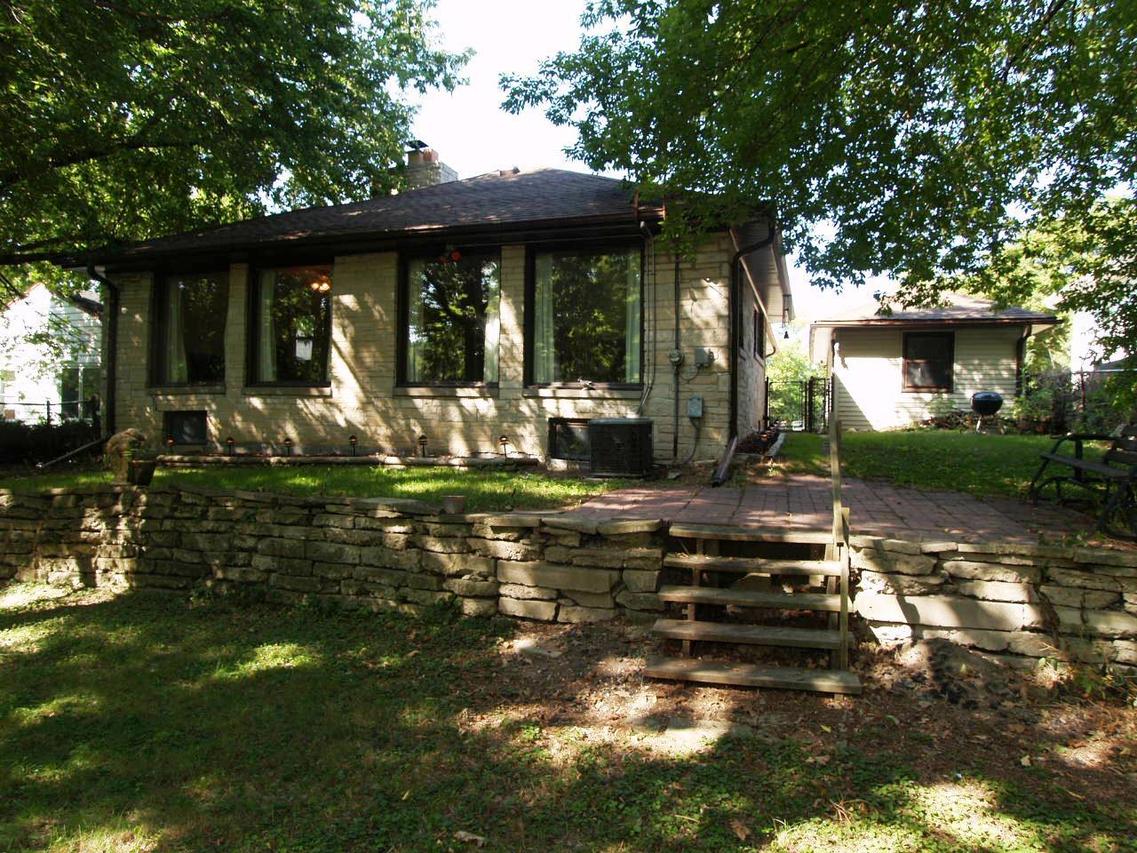 6021 Menomonee Dr., Wauwatosa, WI 53213