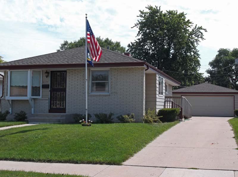 6724 S 18th St, Milwaukee, WI 53221