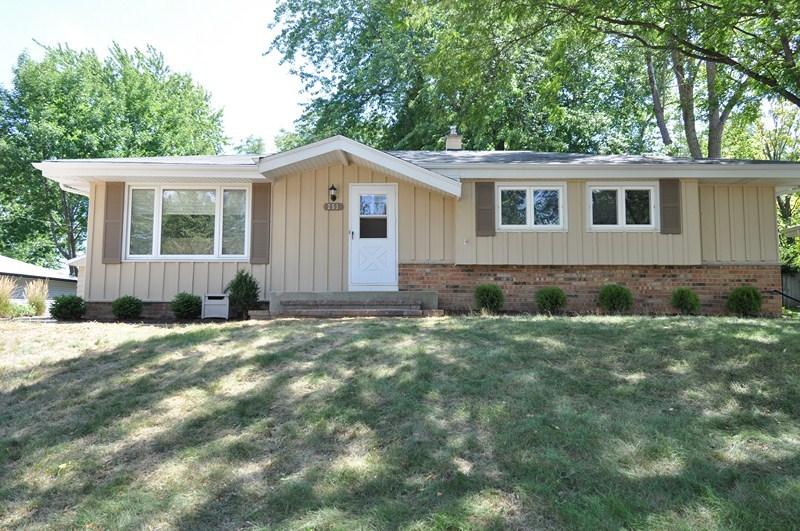 253 W Highland Dr, Grafton, WI 53024