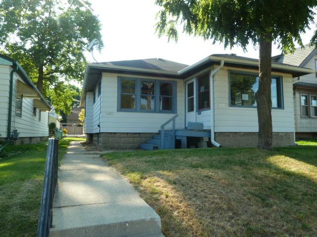 1421 S 84th St, West Allis, WI 53214
