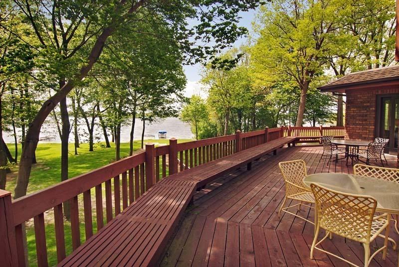 1475 Weber Ct, Delafield, WI 53029