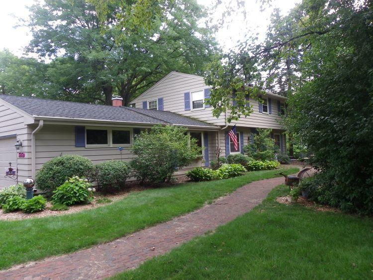 5850 S 92nd St., Greendale, WI 53130