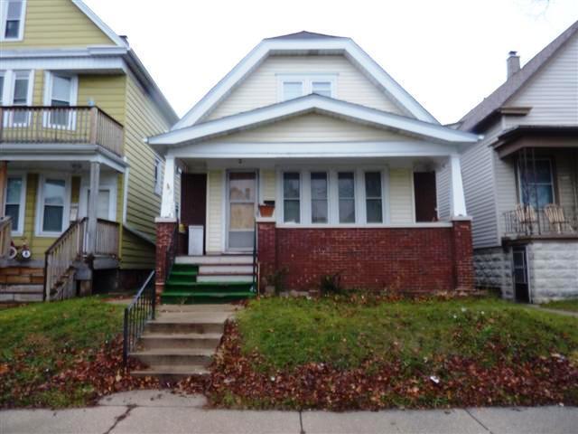 2923 S 12th St, Milwaukee, WI 53215