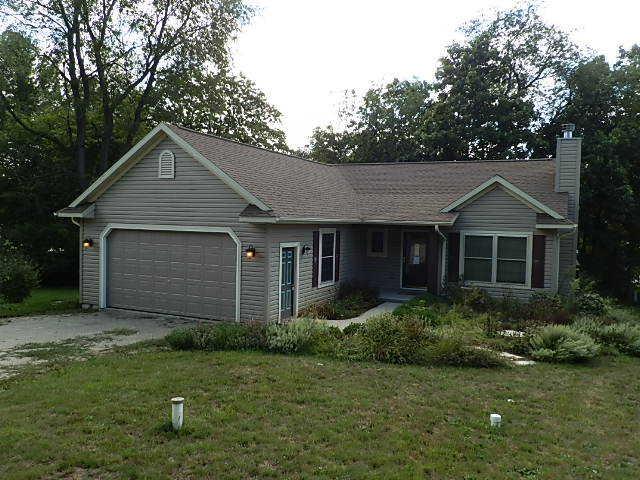 7458 N Grand View Dr., Whitewater, WI 53190